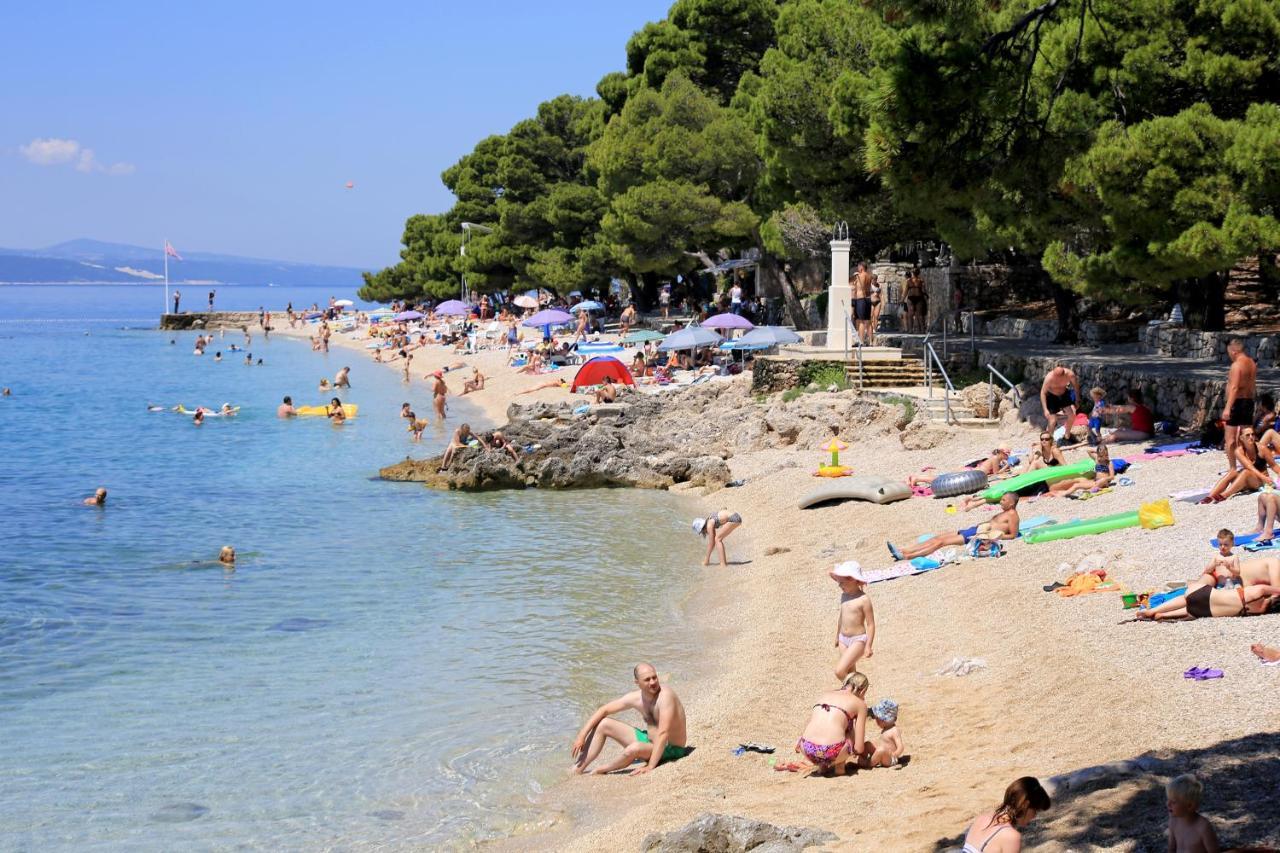 Apartments By The Sea Brela, Makarska - 11821 Kültér fotó