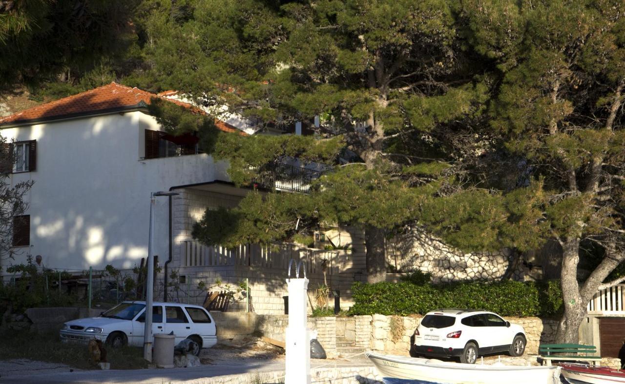 Apartments By The Sea Brela, Makarska - 11821 Kültér fotó