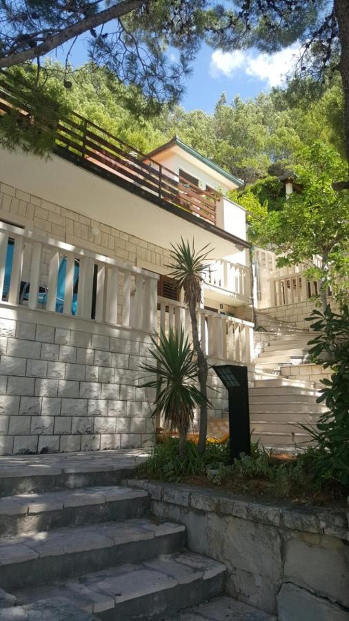 Apartments By The Sea Brela, Makarska - 11821 Kültér fotó