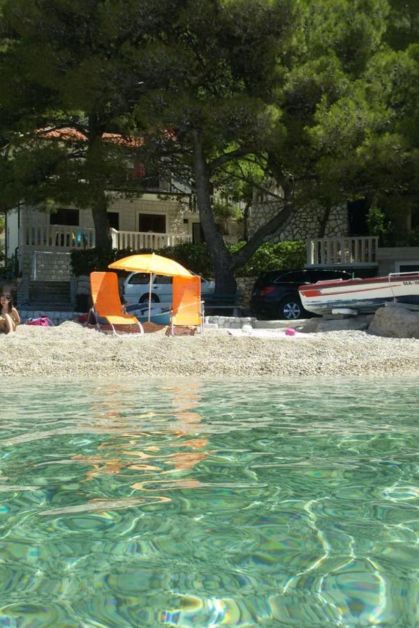 Apartments By The Sea Brela, Makarska - 11821 Kültér fotó