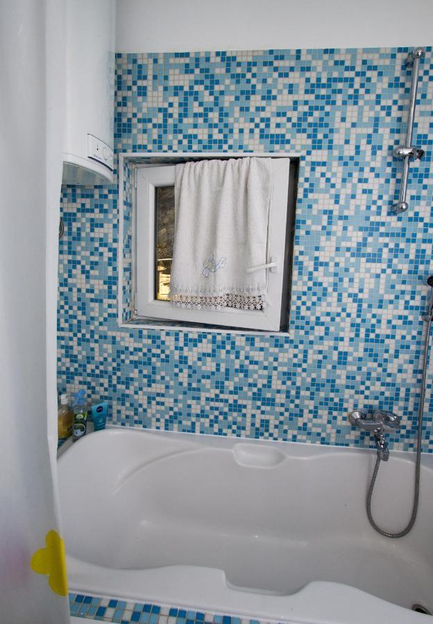Apartments By The Sea Brela, Makarska - 11821 Kültér fotó