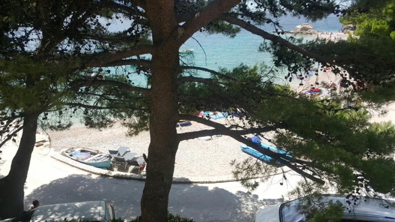 Apartments By The Sea Brela, Makarska - 11821 Kültér fotó