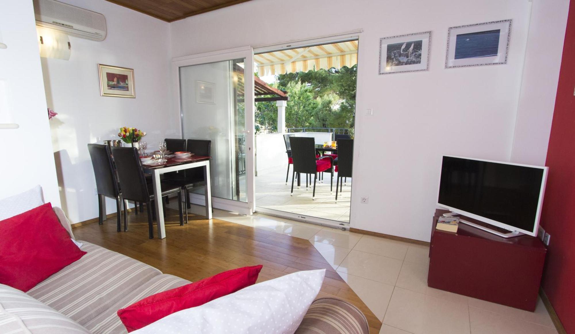 Apartments By The Sea Brela, Makarska - 11821 Szoba fotó